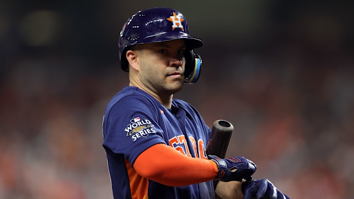 Altuve viene de conectar tres hits
