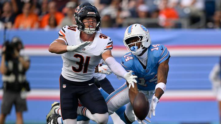Aug 29, 2026; Nashville, Tennessee, USA; Chicago Bears safety Dillon Thieneman (31) breaks up a pass intended for Tennessee Titans wide receiver Carnell Tate (14) in the first quarter at Nissan Stadium. Mandatory Credit: Steve Roberts-Imagn Images Aug 29, 2026; Nashville, Tennessee, USA; Chicago Bears safety Dillon Thieneman (31) breaks up a pass intended for Tennessee Titans wide receiver Carnell Tate (14) in the first quarter at Nissan Stadium. Mandatory Credit: Steve Roberts-Imagn Images