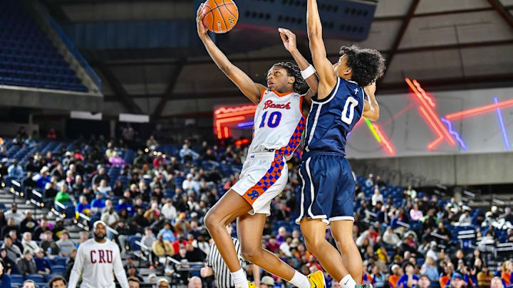 Guard Keaundre Morris is leaving Rainier Beach after one season, now headed to Dream City Christian School in Arizona.
