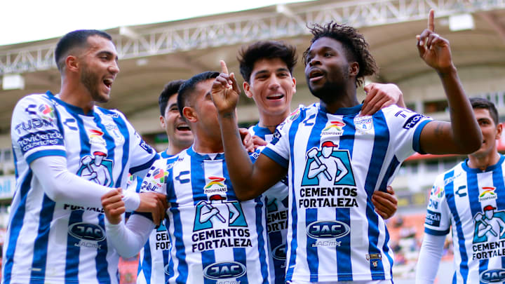 Avilés Hurtado volvió a lucirse en la Liga MX con un gol de chilena.
