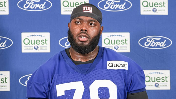 New York Giants offensive tackle Andrew Thomas returns to the Giants lineup after almsot a year away due to a foot injury.