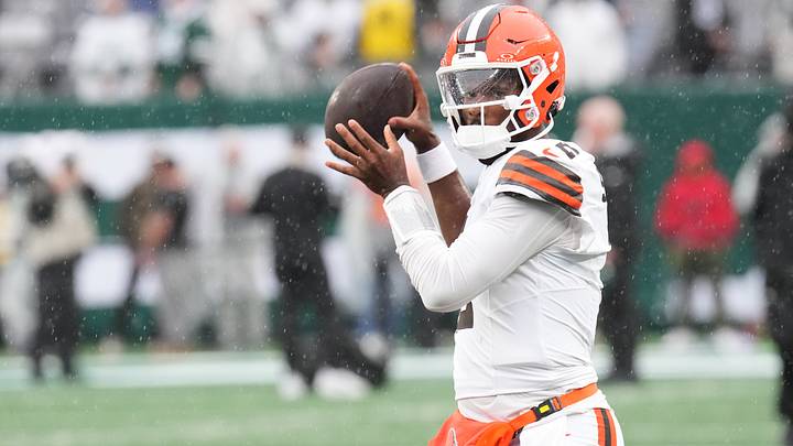 Cleveland Browns quarterback Shedeur Sanders (2) warms up before the game against the New York Jets at MetLife Stadium. Mandatory Credit: Robert Deutsch-Imagn Images Cleveland Browns quarterback Shedeur Sanders (2) warms up before the game against the New York Jets at MetLife Stadium. Mandatory Credit: Robert Deutsch-Imagn Images