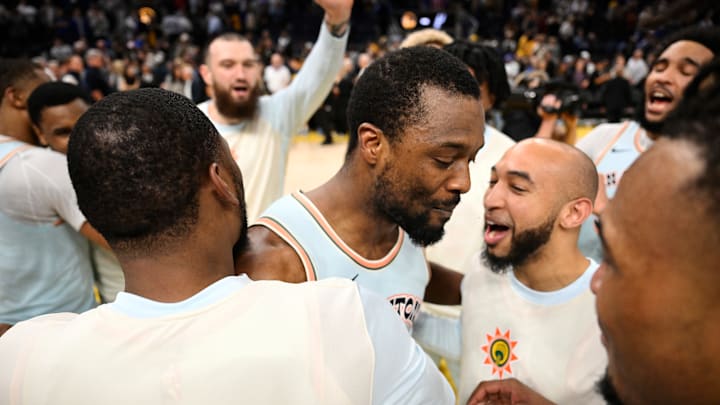 San Antonio Spurs v Golden State Warriors