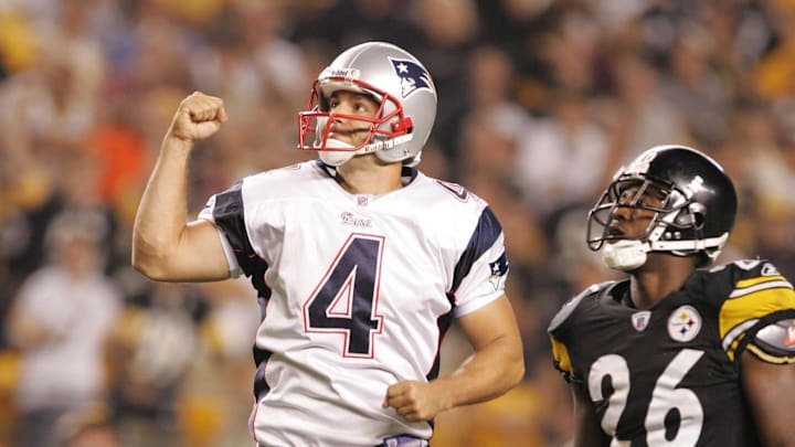 Sep 25, 2005; Pittsburgh, PA, USA; New England Patriots kicker #4 Adam Vinatieri celebrates his game winning field goal as Pittsburgh Steelers #26 Deshea Townsend watches. Patriots beat the Steelers 23-20. Mandatory Credit: Photo By Matthew Emmons- Imagn Images Copyright © 2005 Matt Emmons