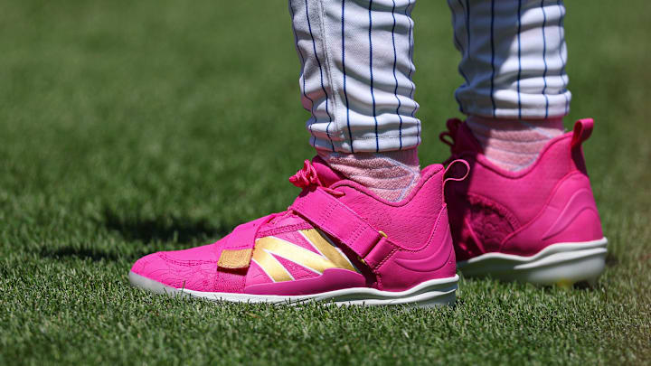 New York Mets shortstop Francisco Lindor debuted Mother's Day-inspired New Balance cleats.
