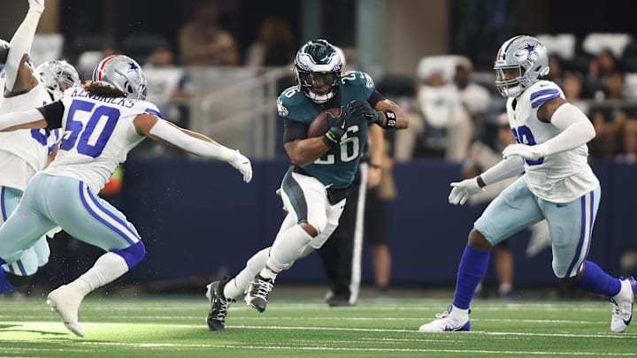 Nov 10, 2024; Arlington, Texas, USA; Philadelphia Eagles running back Saquon Barkley (26) runs the ball against the Dallas Cowboys in the first half at AT&T Stadium. Mandatory Credit: Tim Heitman-Imagn Images