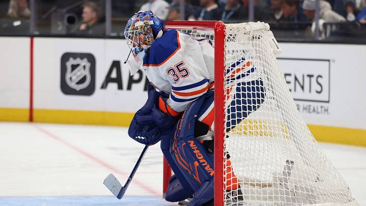 Mar 24, 2026; Salt Lake City, Utah, USA; Edmonton Oilers goaltender Tristan Jarry (35) tends the net during the third period of a game against the Utah Mammoth at Delta Center . Mandatory Credit: Rob Gray-Imagn Images