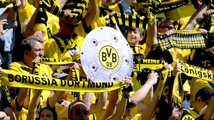 Les supporters du Borussia Dortmund espère soulever le titre en Bundesliga