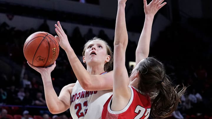 Arrowhead High School's Natalie Kussow (22) drives the ball to the basket during the WIAA Division 1 girls state championship game on Saturday March 9, 2024 at the Resch Center in Green Bay, Wis.