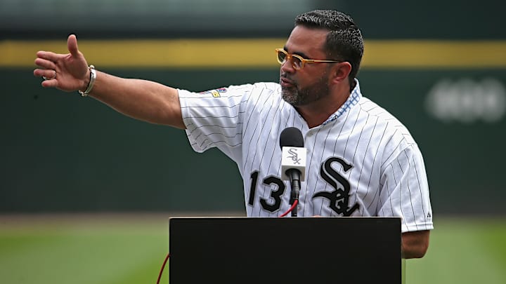 Ozzie Guillén medita ser manager de los Tiburones en la LVBP