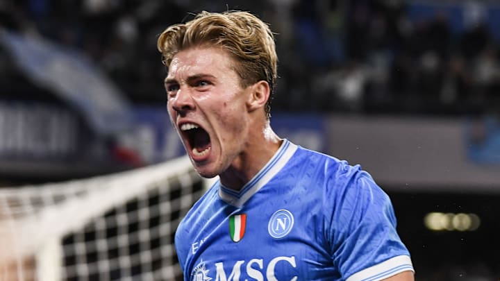 Rasmus Højlund is enjoying life in Naples.