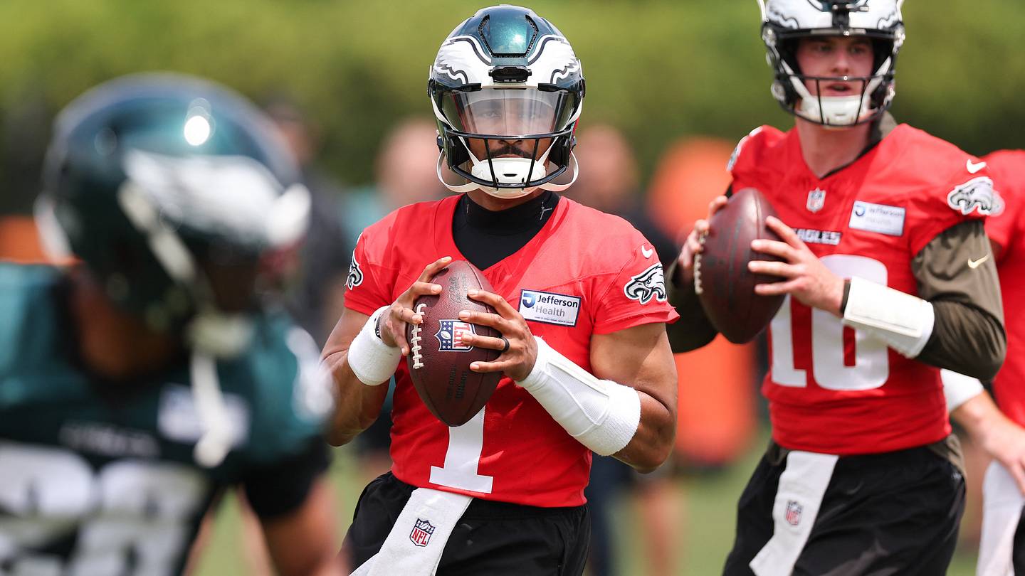 No Disappearing Act: Jalen Hurts Can Still Help the Eagles' QB Room Even From IR