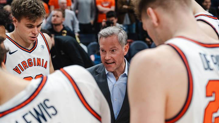Feb 3, 2026; Charlottesville, Virginia, USA; Virginia Cavaliers head coach Ryan Odom speaks in the huddle before the game against the Pittsburgh Panthers at John Paul Jones Arena. Mandatory Credit: Emily Faith Morgan-Imagn Images Feb 3, 2026; Charlottesville, Virginia, USA; Virginia Cavaliers head coach Ryan Odom speaks in the huddle before the game against the Pittsburgh Panthers at John Paul Jones Arena. Mandatory Credit: Emily Faith Morgan-Imagn Images