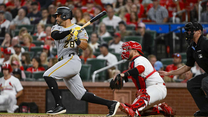 Aug 27, 2025; St. Louis, Missouri, USA; Pittsburgh Pirates left fielder Tommy Pham (28) hits a two run single against the St. Louis Cardinals during the sixth inning at Busch Stadium. Mandatory Credit: Jeff Curry-Imagn Images