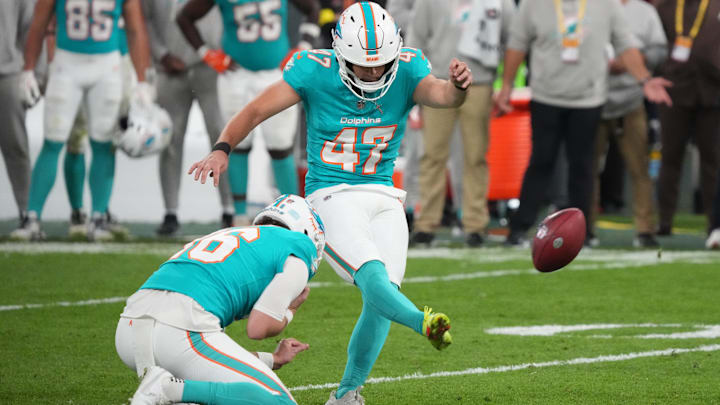 Nov 16, 2025; Madrid, Spain; Miami Dolphins place kicker Riley Patterson (47) kicks a field goal against the Washington Commanders in overtime during the 2025 NFL Madrid Game at Santiago Bernabeu Stadium. Mandatory Credit: Kirby Lee-Imagn Images Nov 16, 2025; Madrid, Spain; Miami Dolphins place kicker Riley Patterson (47) kicks a field goal against the Washington Commanders in overtime during the 2025 NFL Madrid Game at Santiago Bernabeu Stadium. Mandatory Credit: Kirby Lee-Imagn Images