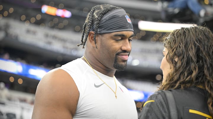 Nov 23, 2023; Arlington, Texas, USA; Washington Commanders defensive tackle Jonathan Allen (93) before the game between the Dallas Cowboys and the Washington Commanders at AT&T Stadium. Nov 23, 2023; Arlington, Texas, USA; Washington Commanders defensive tackle Jonathan Allen (93) before the game between the Dallas Cowboys and the Washington Commanders at AT&T Stadium.