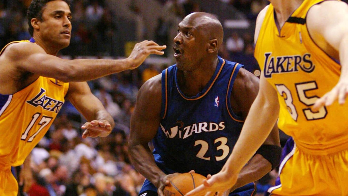 Five Wizards cards to add to your Michael Jordan collection