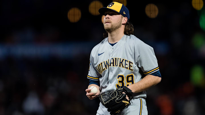 Milwaukee Brewers starting pitcher Corbin Burnes (39)