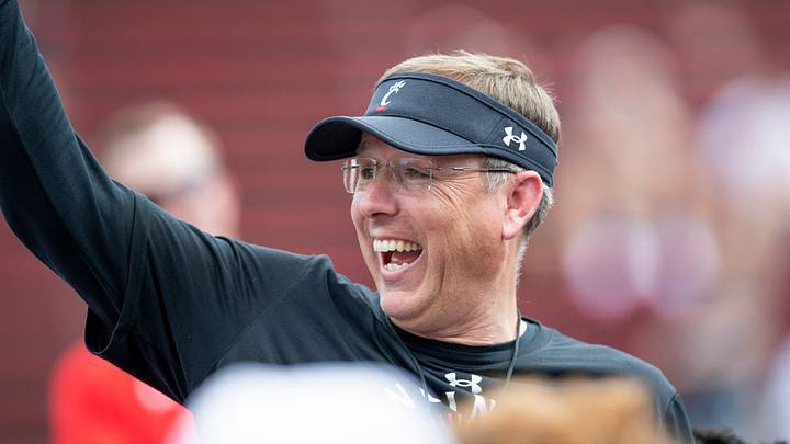 Cincinnati Bearcats head coach Scott Satterfield talks to the 2023 football team at the end of the Cincinnati Bearcats spring scrimmage at Nippert Stadium on Saturday, April 15, 2023.
Cincinnati Bearcats Football Spring Game April 15 2023 Cincinnati Bearcats head coach Scott Satterfield talks to the 2023 football team at the end of the Cincinnati Bearcats spring scrimmage at Nippert Stadium on Saturday, April 15, 2023.
Cincinnati Bearcats Football Spring Game April 15 2023