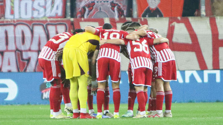 Olympiacos created a historic moment by reversing a 1-4 deficit against Maccabi Tel Aviv, clinching a remarkable 6-1 victory in the second leg held in Serbia.