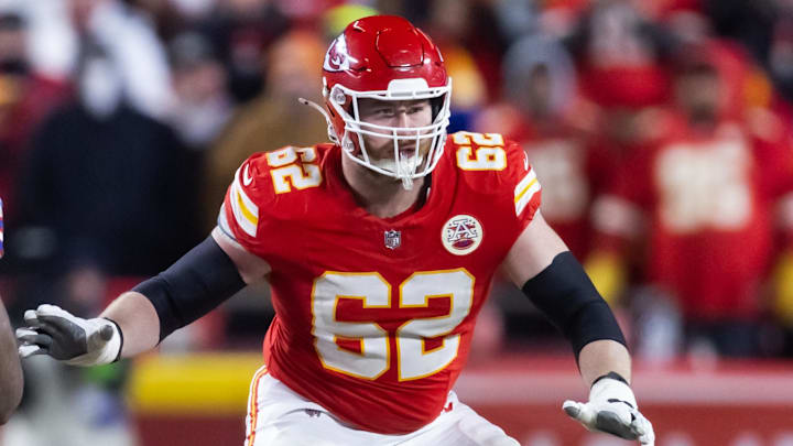 Everybody loves the Chicago Bears' acquisition of All-Pro OG Joe Thuney. Except for ESPN.