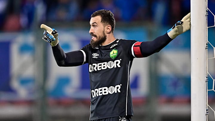 Walter, do Cuiabá, foi o grande goleiro da rodada