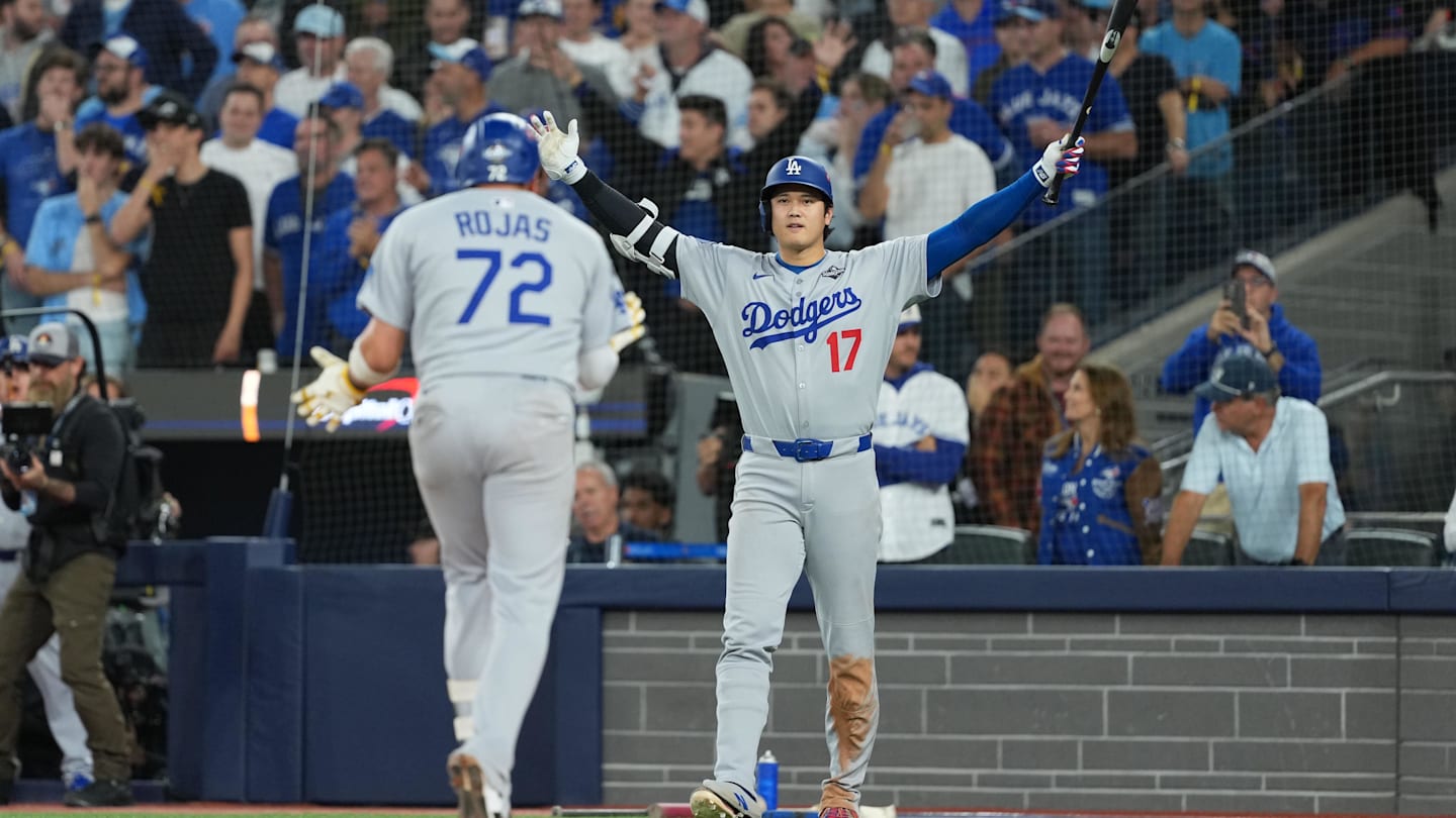 Dodgers' Shohei Ohtani Honoring Miguel Rojas in Touching Way After Death of Father