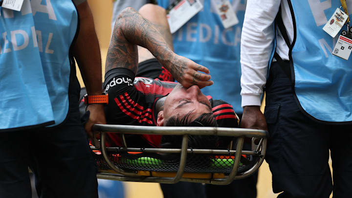 Pulgar foi substituído ainda no primeiro tempo