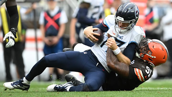 Tennessee Titans v Cleveland Browns