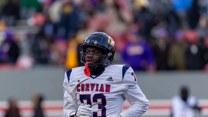 Charlotte (N.C.) Corvian Community defensive lineman Jesiah Fields