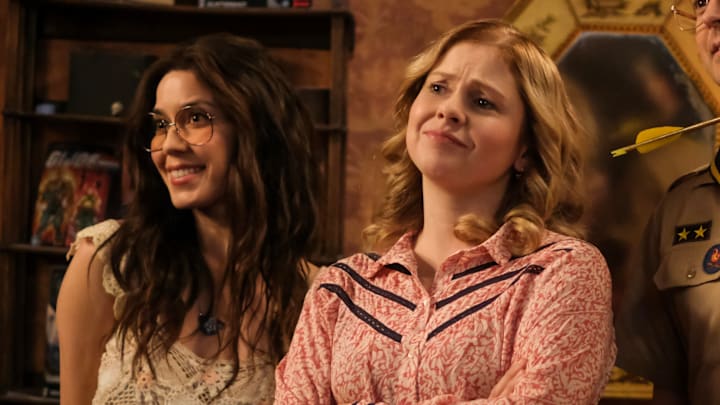 “His Girl Shiki” – Pete makes good on his promise to find someone for Sasappis by bringing in a wisecracking 1940s screenwriter who also has the ability to roam, on the CBS Original series GHOSTS, Thursday, April 3 (8:31-9:01 PM, ET/PT) on the CBS Television Network, and streaming on Paramount+ (live and on demand for Paramount+ with SHOWTIME subscribers, or on demand for Paramount+ Essential subscribers the day after the episode airs)*. Pictured (L-R): Sheila Carrasco as Flower, Rose McIver as