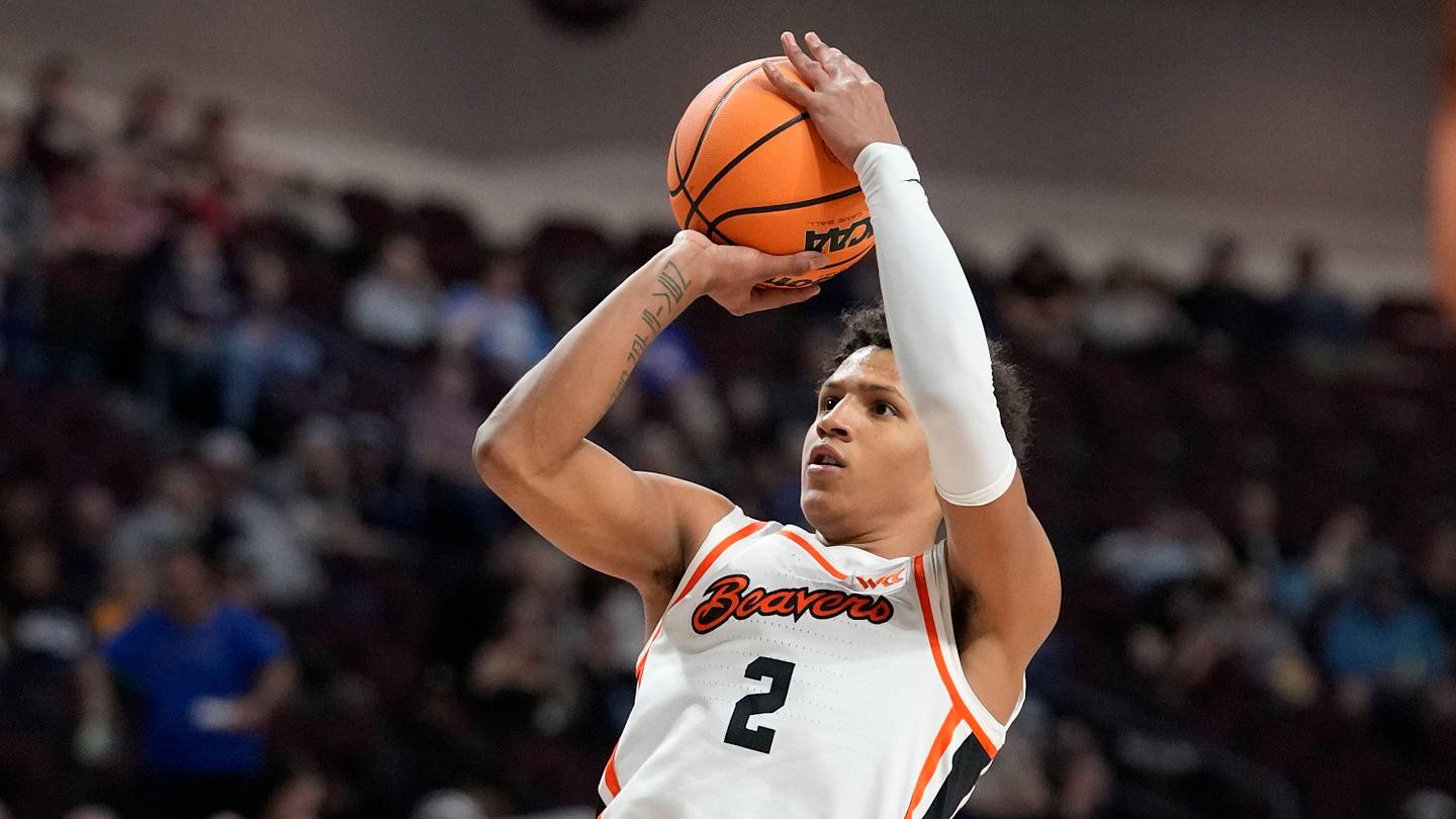 Oregon State Men Best Cal in Preseason Finale