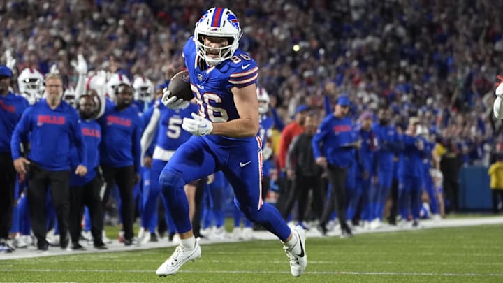 Sep 18, 2025; Orchard Park, New York, USA; Buffalo Bills tight end Dalton Kincaid (86) runs against the Miami Dolphins in the third quarter at Highmark Stadium. Mandatory Credit: Gregory Fisher-Imagn Images