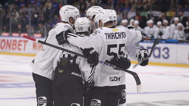 Vladimir Tkachev (55), Maxim Shabanov (49) Traktor Hockey...