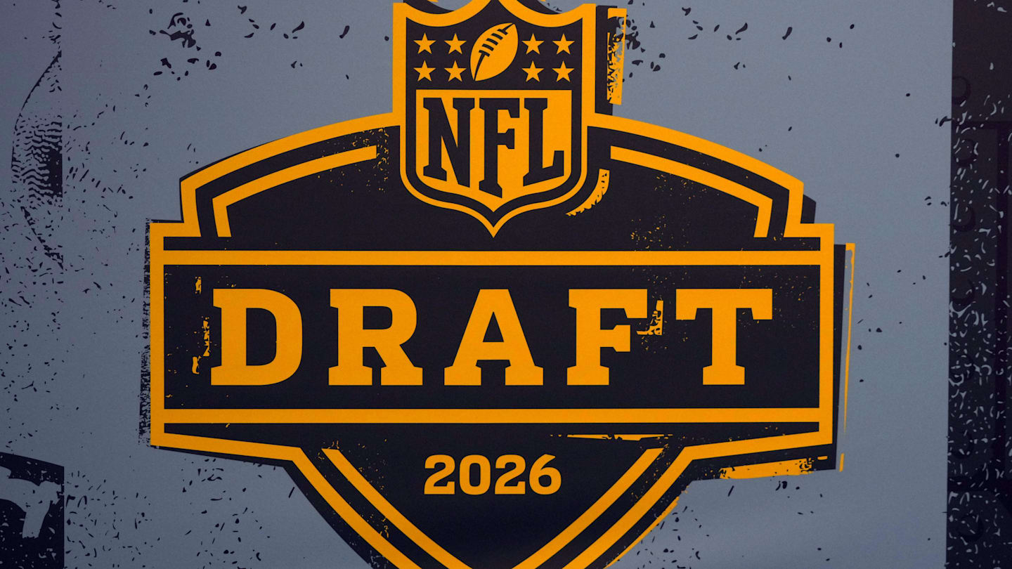 What Day 1 of Free Agency Could Mean for the Bears’ Draft Strategy