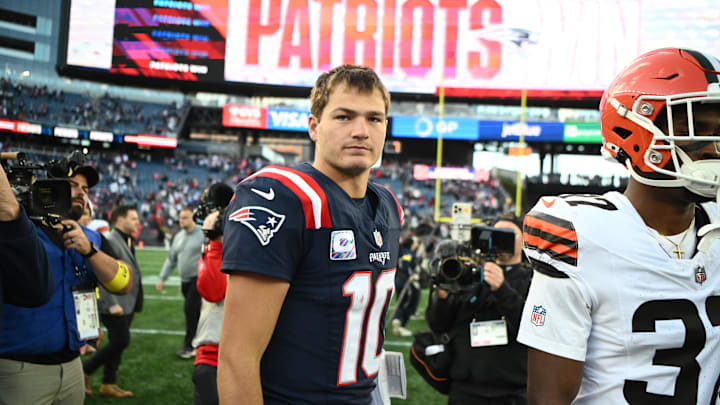 Drake Maye and the Patriots are atop the division at 6-2.