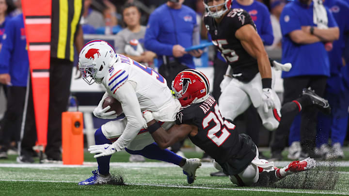 Oct 13, 2025; Atlanta, Georgia, USA; Buffalo Bills wide receiver Josh Palmer (5) is tackled by. Atlanta Falcons cornerback Dee Alford (20) Oct 13, 2025; Atlanta, Georgia, USA; Buffalo Bills wide receiver Josh Palmer (5) is tackled by. Atlanta Falcons cornerback Dee Alford (20)