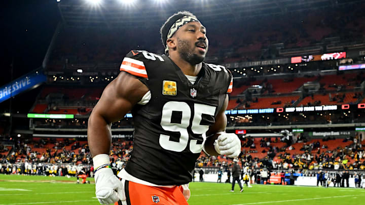 Pittsburgh Steelers v Cleveland Browns
