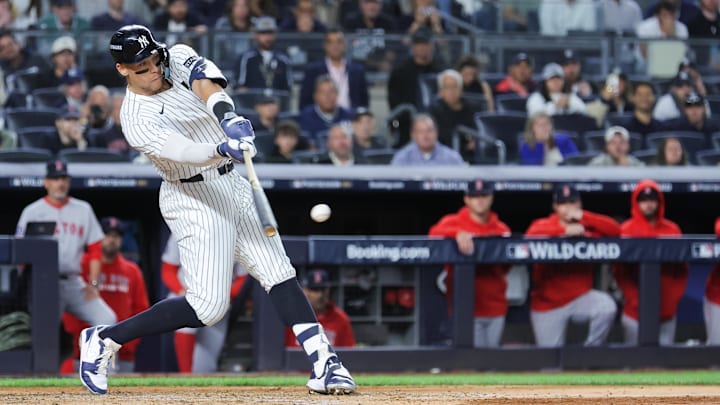 New York Yankees right fielder Aaron Judge (99) 