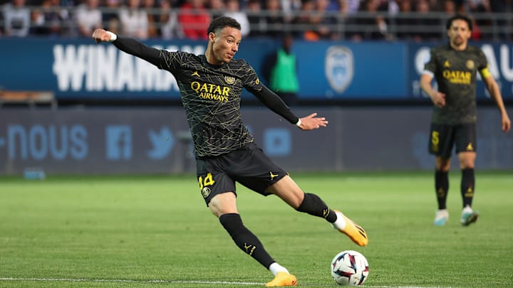 Hugo Ekitike a loupé une grosse occasion en première période face à Auxerre. Hugo Ekitike a loupé une grosse occasion en première période face à Auxerre.