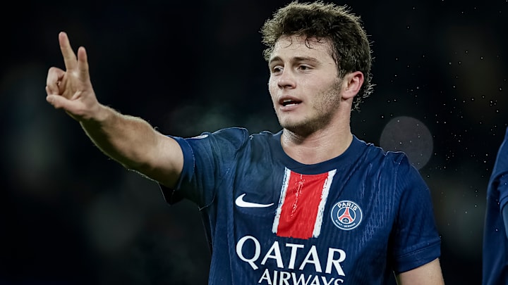 João Neves a été placé dans un autre poste.