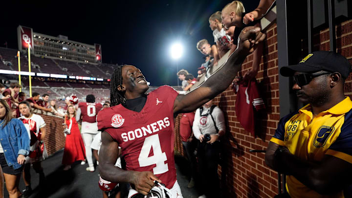 Oklahoma wide receiver Deion Burks