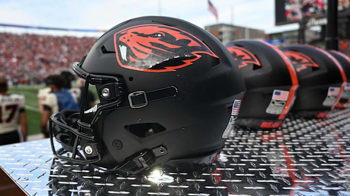 Sep 23, 2023; Pullman, Washington, USA; Oregon State Beavers helmet sits during a game against the Washington State Cougars in the first half at Gesa Field at Martin Stadium. Mandatory Credit: James Snook-Imagn Images Sep 23, 2023; Pullman, Washington, USA; Oregon State Beavers helmet sits during a game against the Washington State Cougars in the first half at Gesa Field at Martin Stadium. Mandatory Credit: James Snook-Imagn Images
