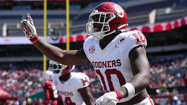 Oklahoma linebacker Kip Lewis