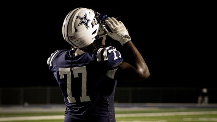 Siegel (TN) 2027 offensive tackles Princeton Uwaifo