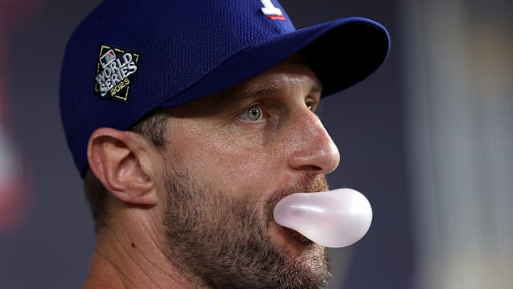 World Series - Arizona Diamondbacks v Texas Rangers - Game One