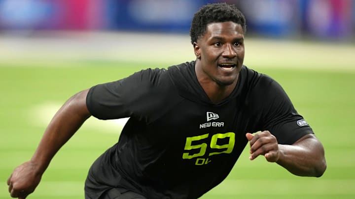 Tennessee defensive lineman James Pearce