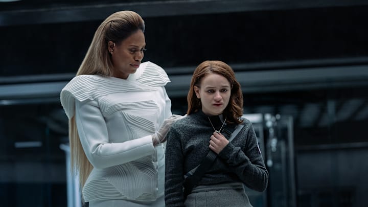 UGLIES. (L-R) Laverne Cox as Dr. Cable and Joey King as Tally in UGLIES. Cr. Brian Douglas/Netflix © 2024