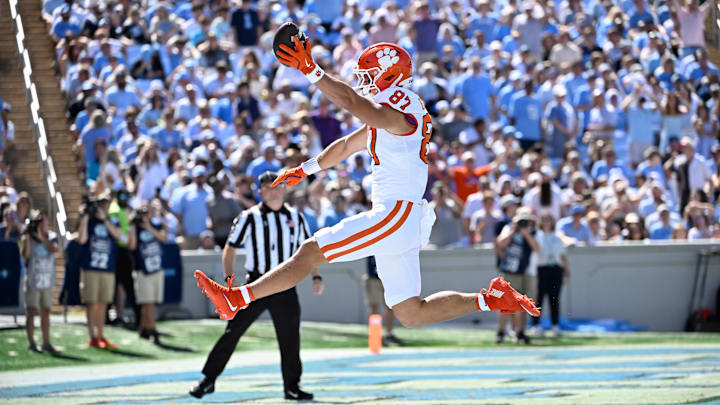 Oct 4, 2025; Chapel Hill, North Carolina, USA;  Clemson Tigers tight end Christian Bentancur (87) scores in the first quarter at Kenan Stadium. Mandatory Credit: Bob Donnan-Imagn Images