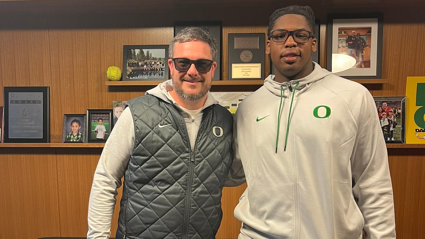 Ole Miss Football Among Legit Contenders for Oregon Ducks, LSU Tigers Top Target